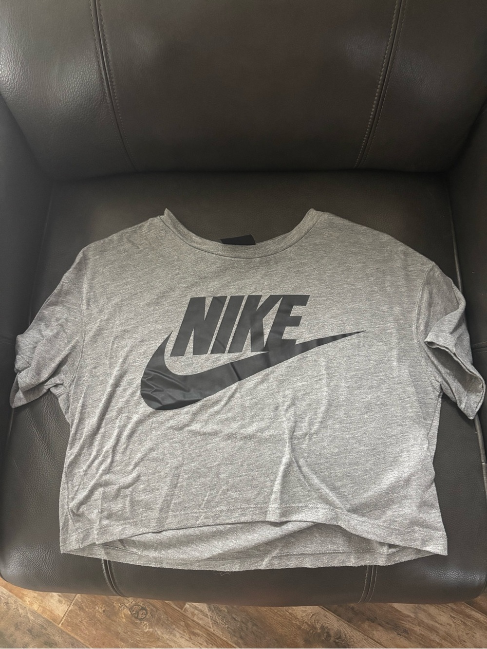 Nike flowy crop top